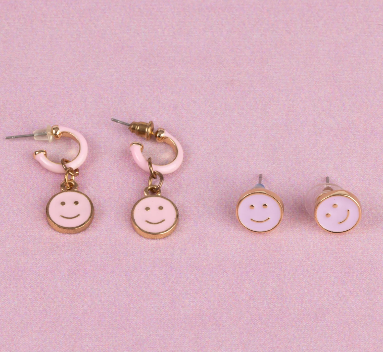 Boutique Chic All Smiles Earrings - Image 4