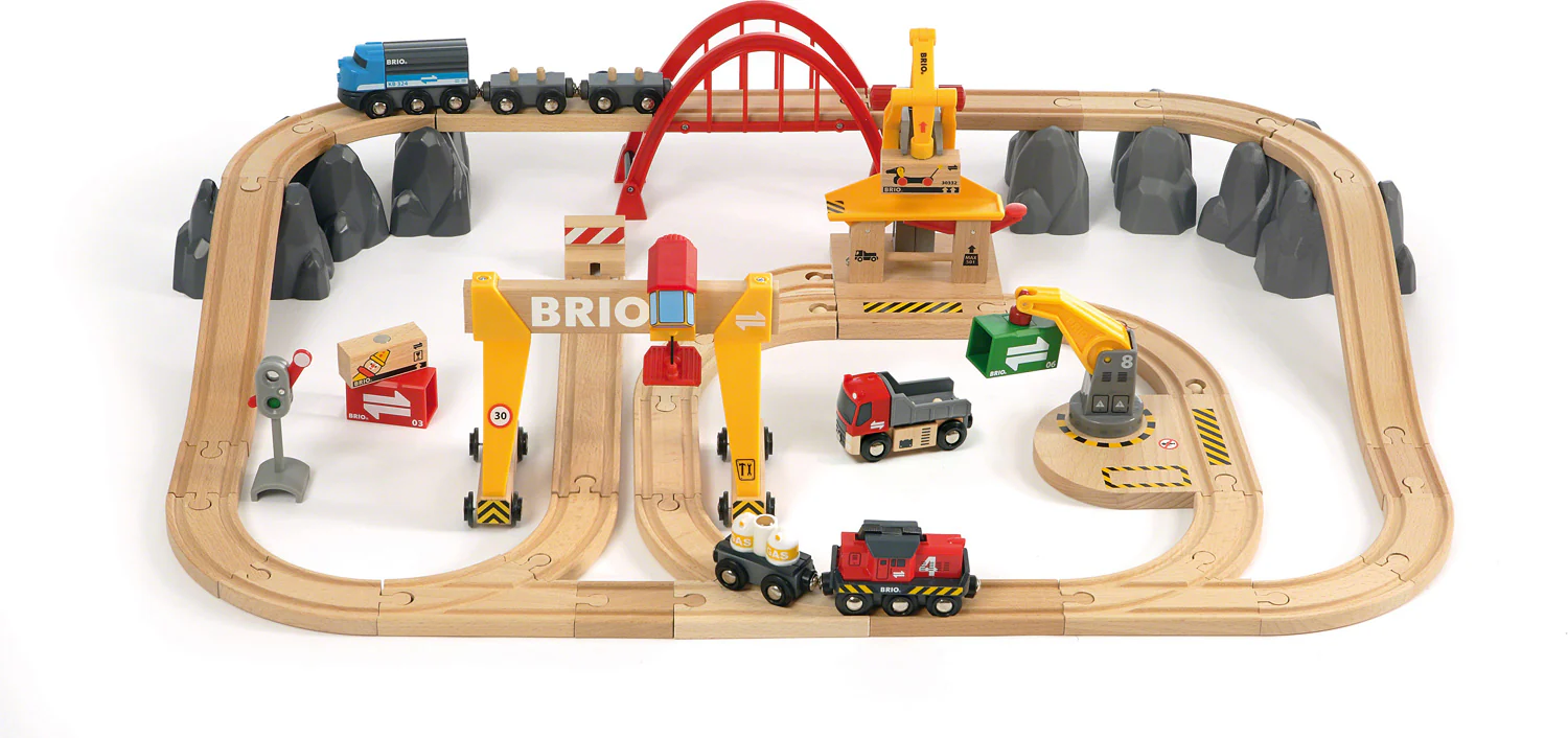 BRIO Cargo Railway Deluxe Set - Image 2