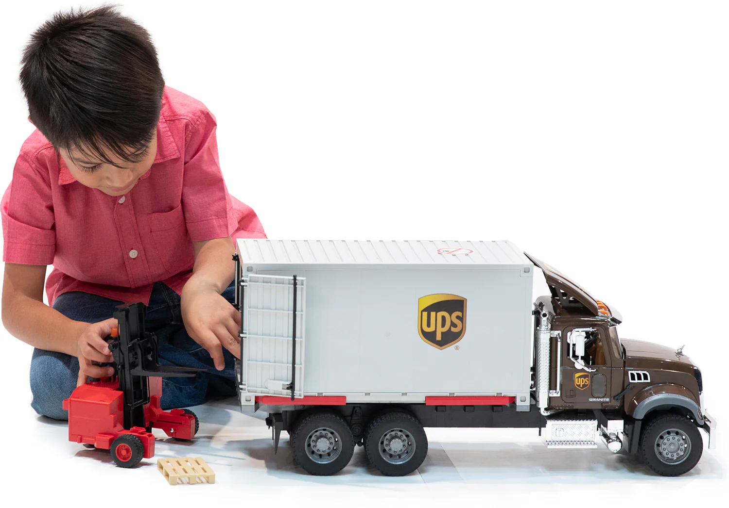 Bruder MACK Granite UPS Logistics Truck - Image 5
