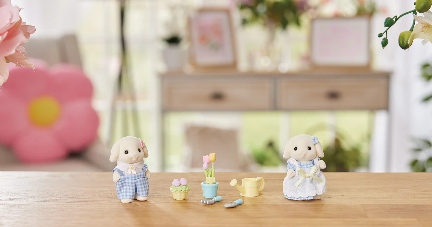Calico Critters Blossom Gardening Set - Image 2