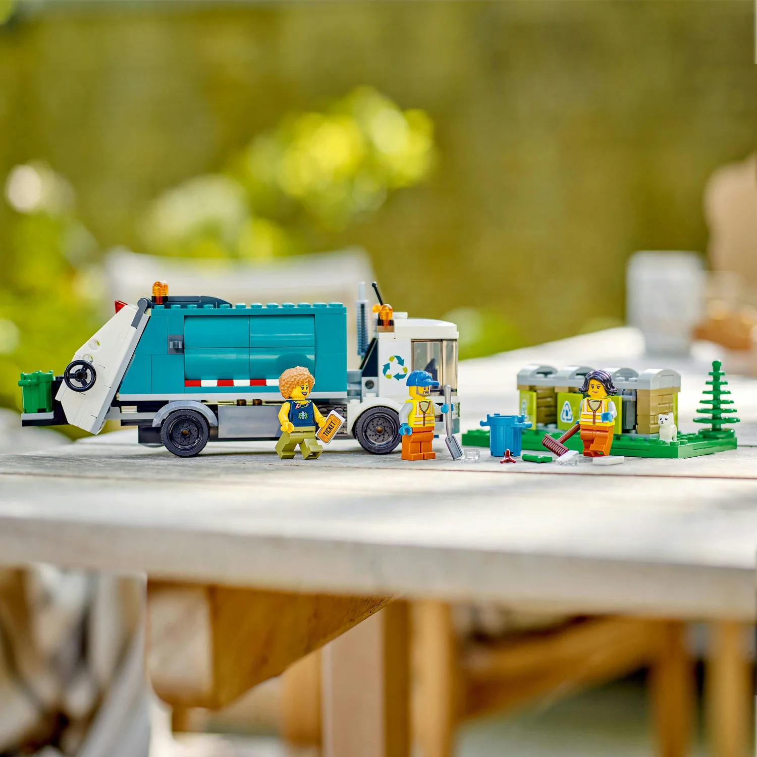 LEGO® City: Recycling Truck 60386 - Image 6
