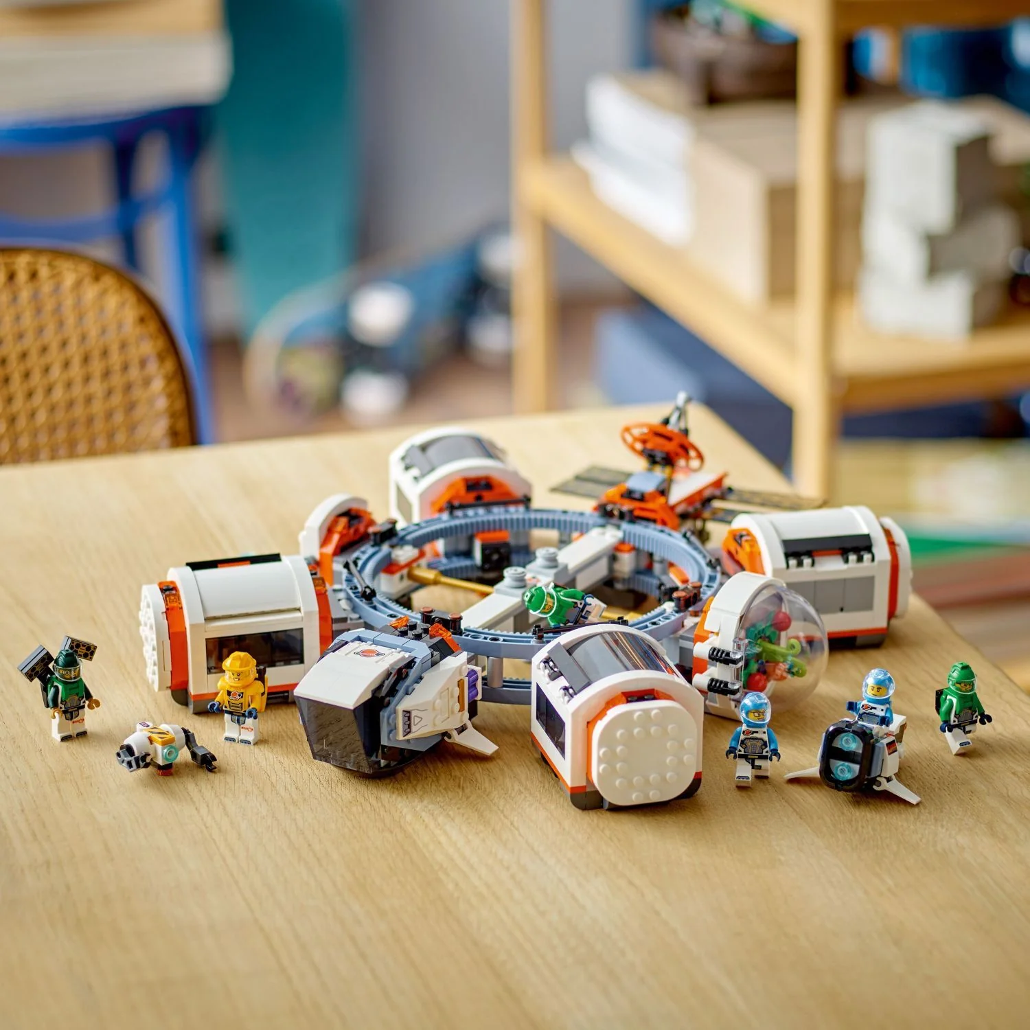 LEGO® City Space: Modular Space Station 60433 - Image 3