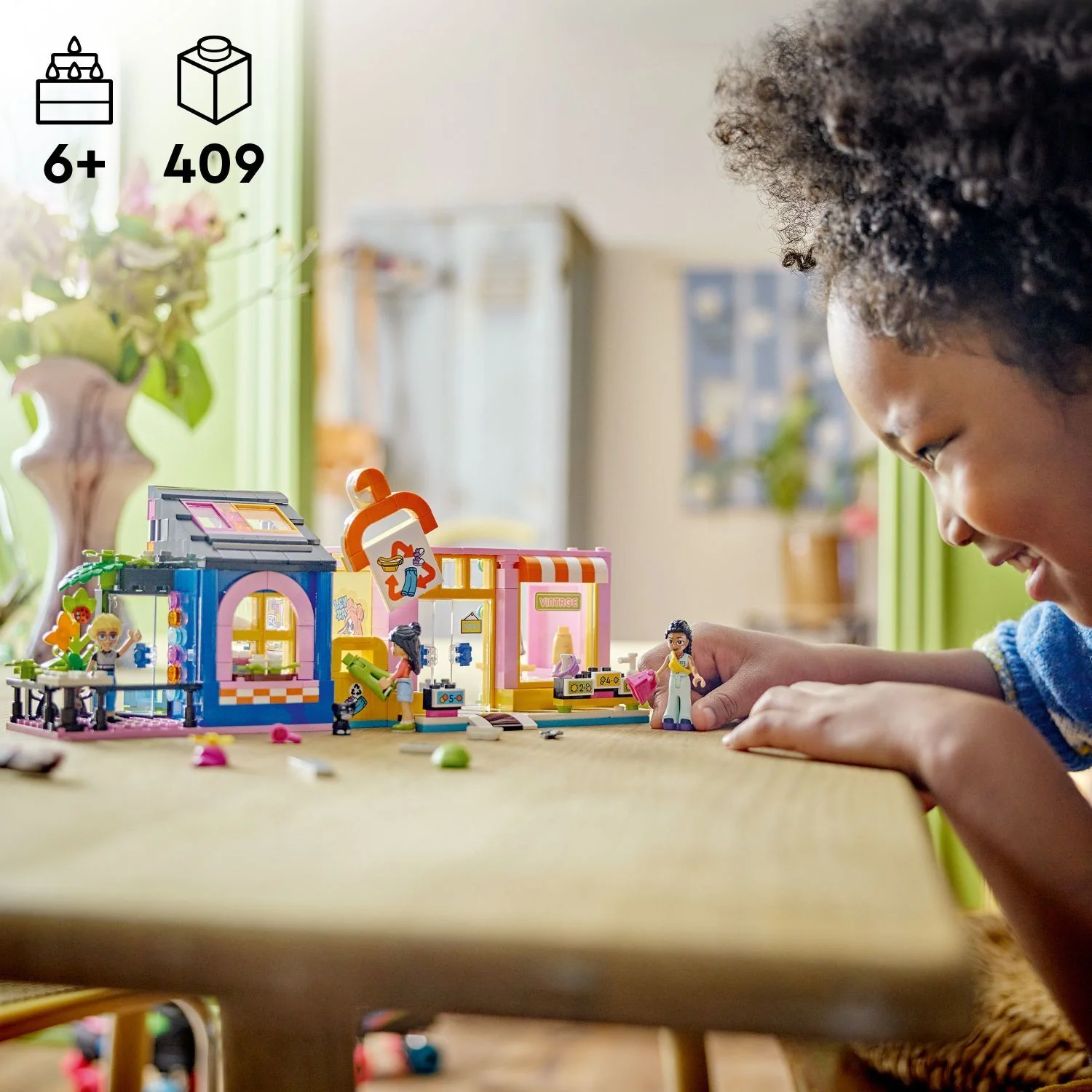 LEGO® Friends™ Vintage Fashion Store 42614 - Image 5