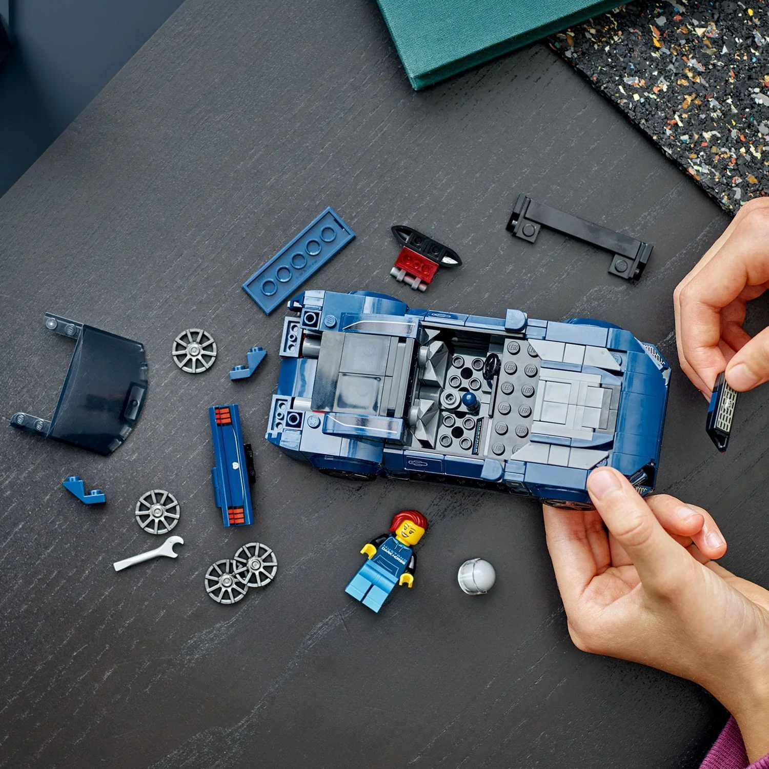 LEGO® Speed Champions: Ford Mustang Dark Horse Sports Car 76920 - Image 3