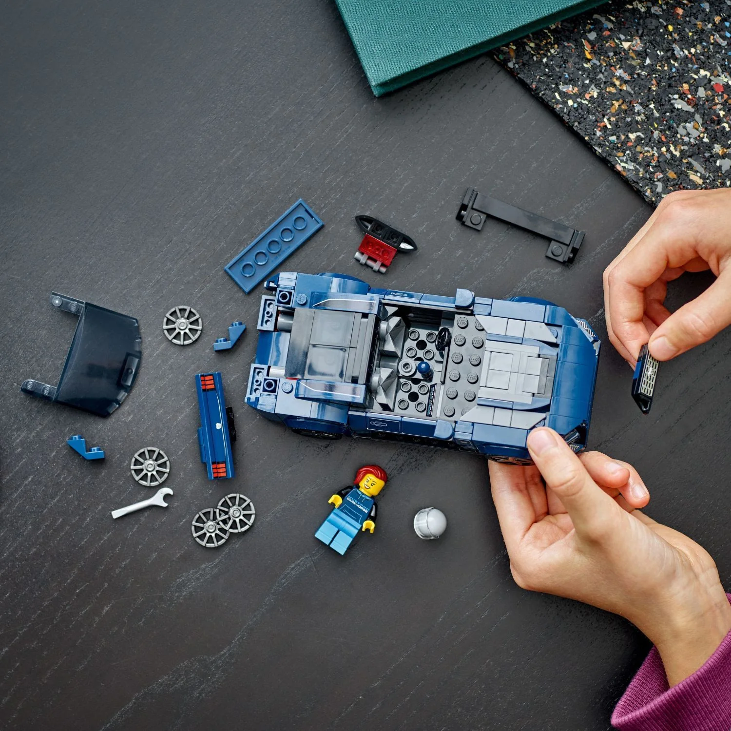 LEGO® Speed Champions: Ford Mustang Dark Horse Sports Car 76920 - Image 4