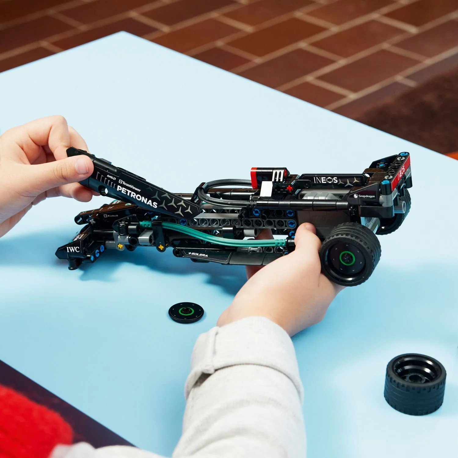 LEGO® Technic: Mercedes-AMG F1 W14 E Performance Pull-Back 42165 - Image 4