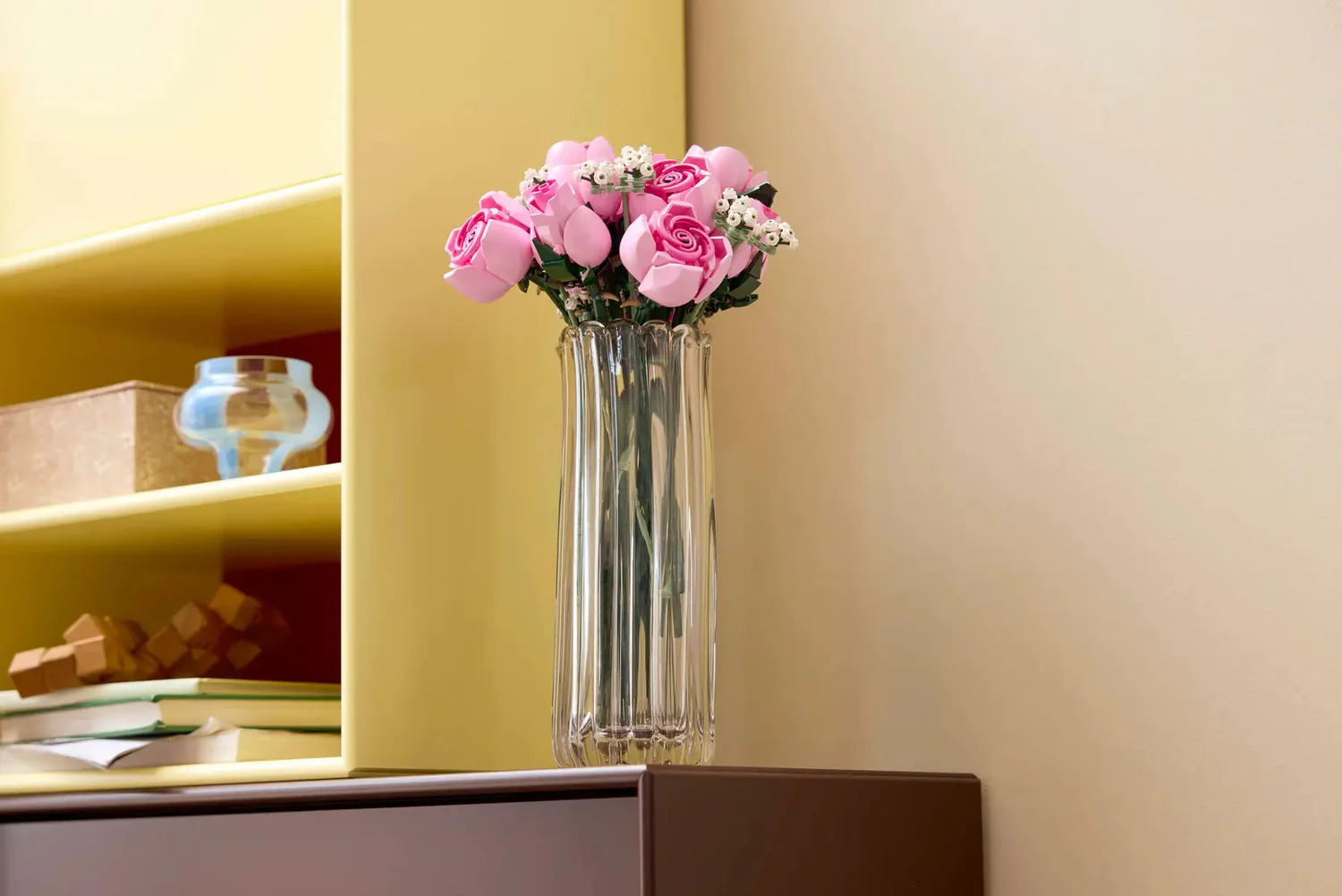 LEGO Botanicals: Bouquet of Pink Roses - Image 3