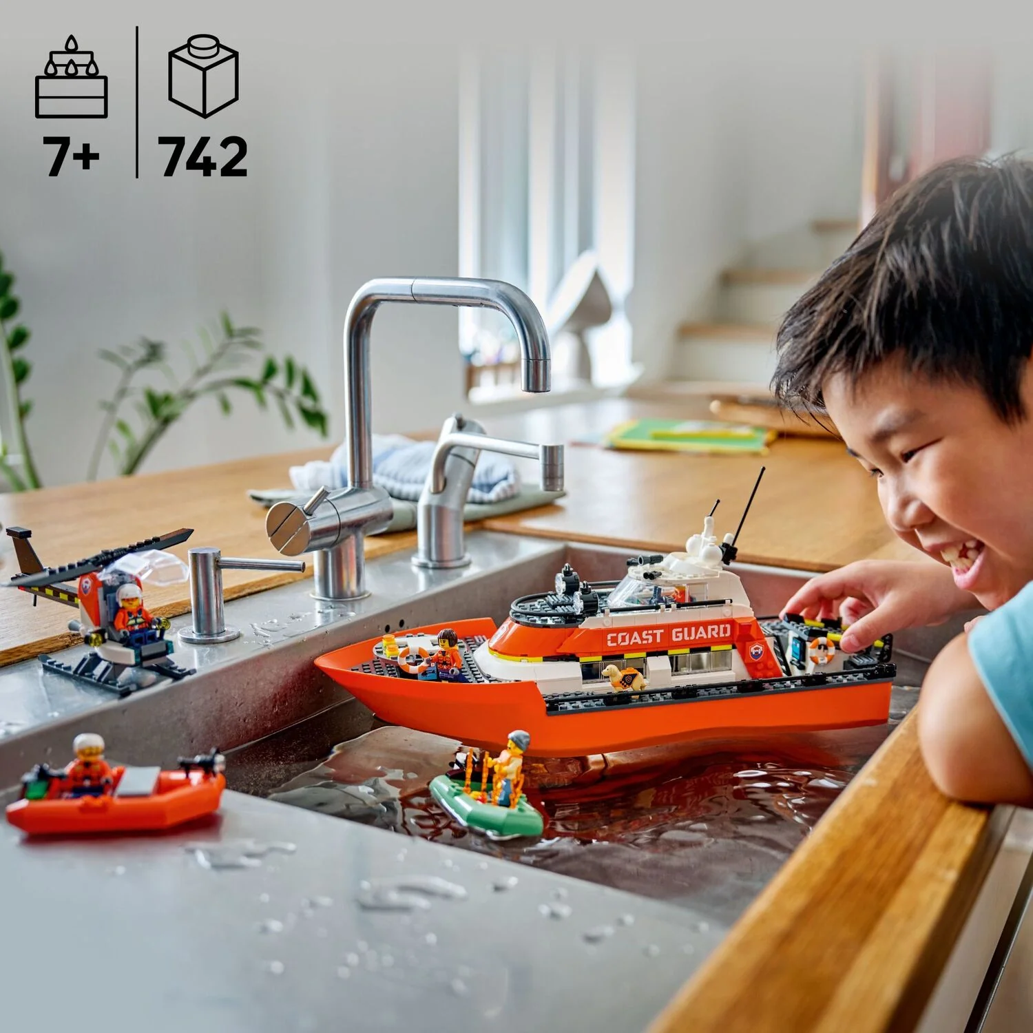 LEGO City Exploration: Coast Guard Rescue Boat & Helicopter - Image 3
