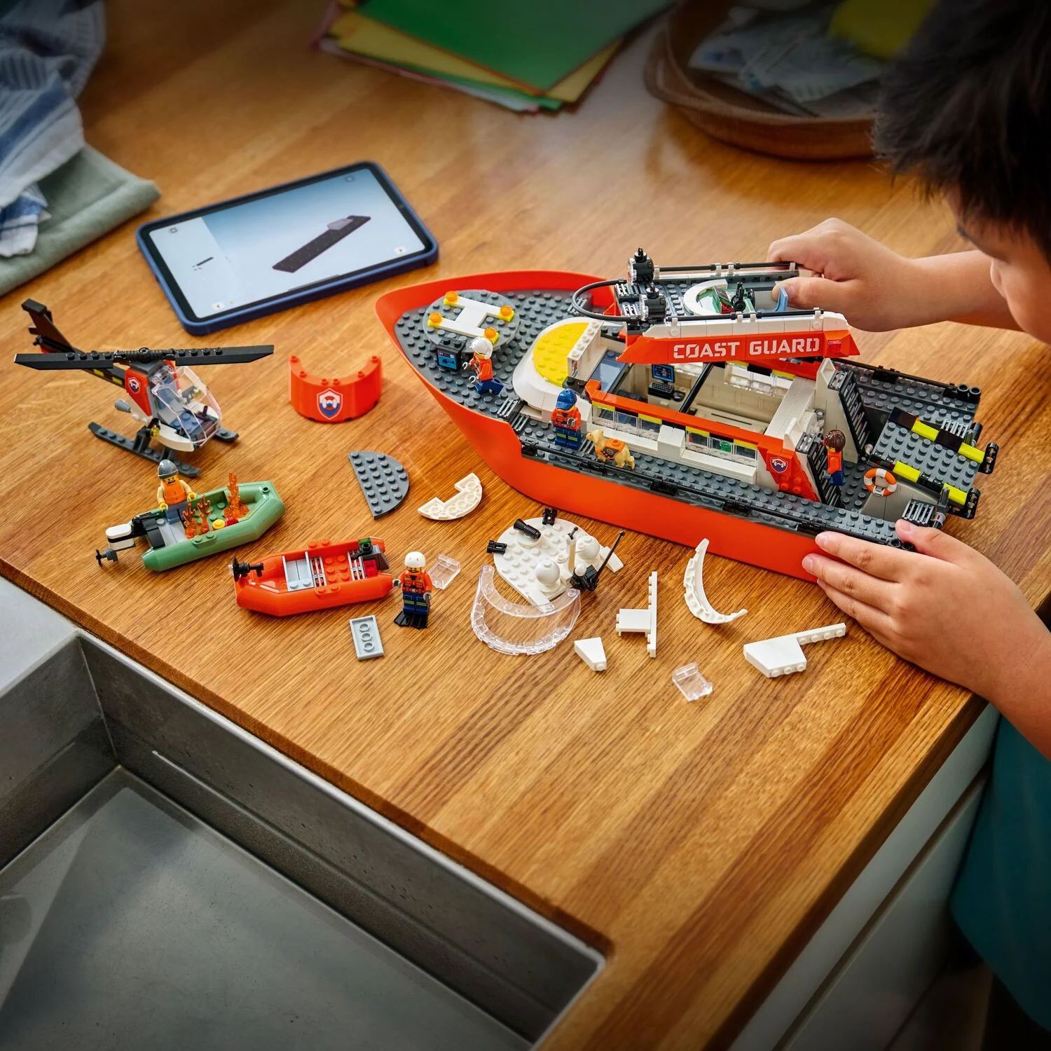 LEGO City Exploration: Coast Guard Rescue Boat & Helicopter - Image 8