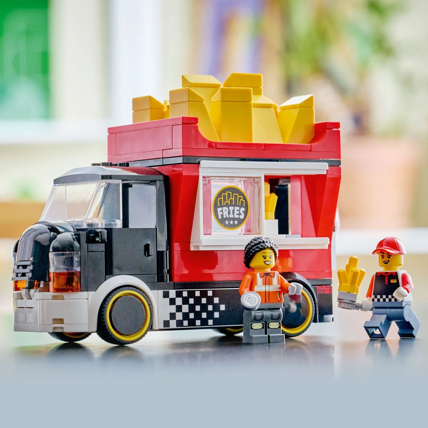 LEGO City Great Vehicles: Fries Food Truck - Image 10