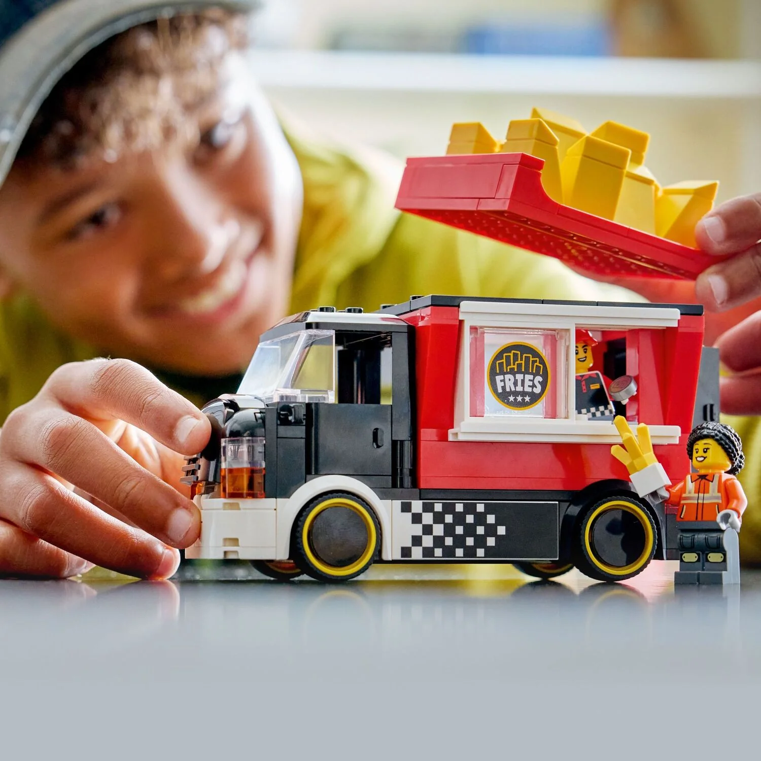 LEGO City Great Vehicles: Fries Food Truck - Image 9