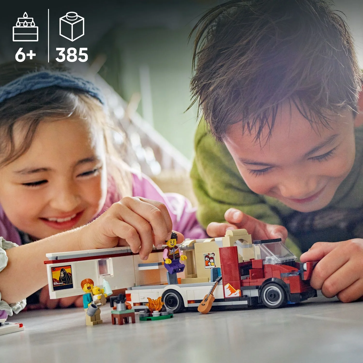 LEGO® City Great Vehicles: Holiday Adventure Camper Van 60454 - Image 4