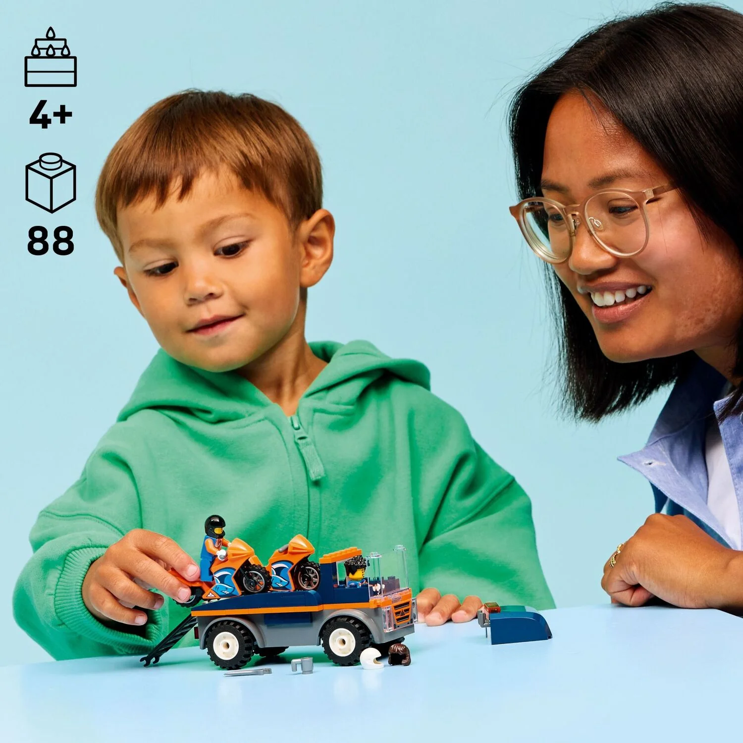 LEGO City Great Vehicles: Motorcycle Transporter - Image 3