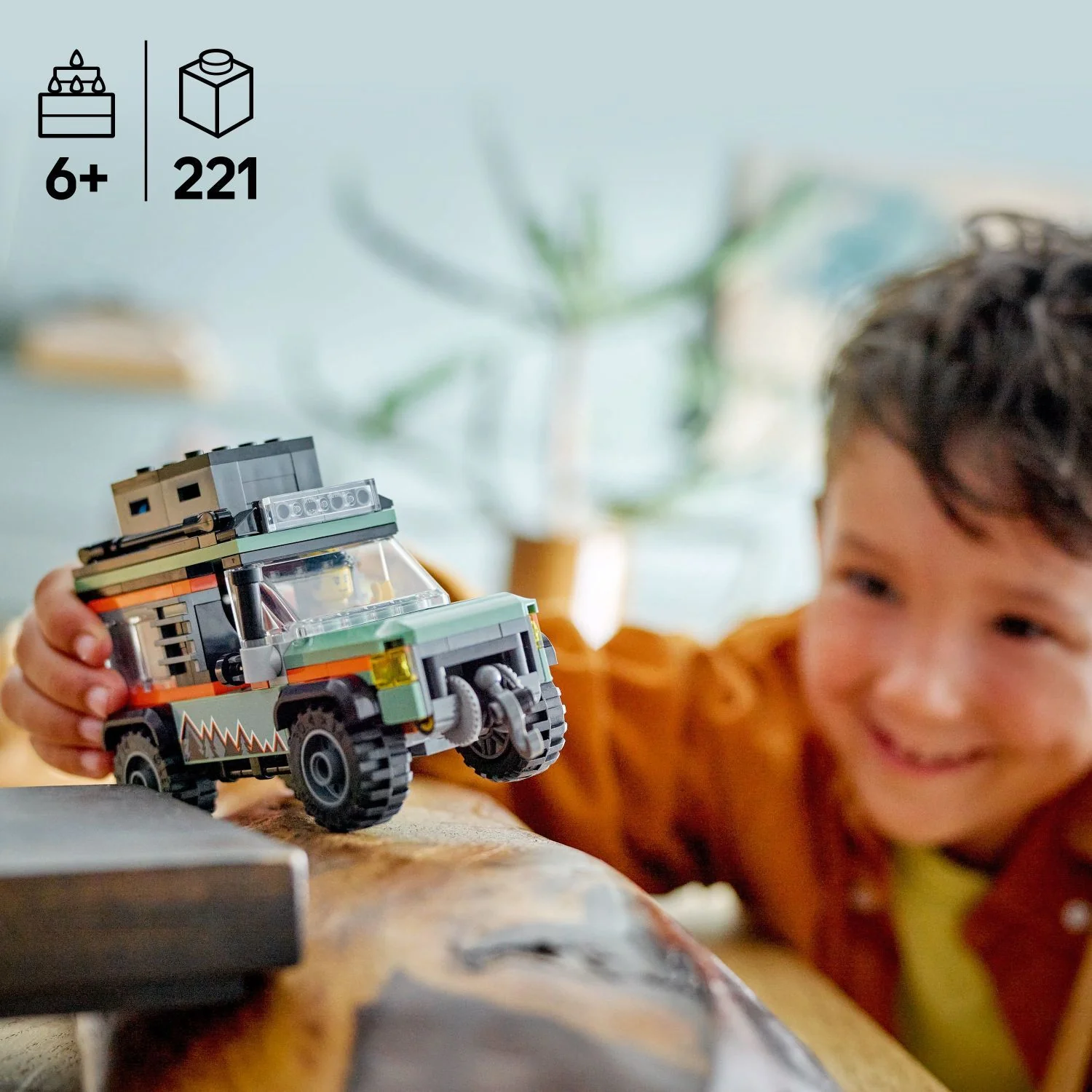LEGO® City Great Vehicles: Off-Road 4x4 Mountain Truck 60447 - Image 3