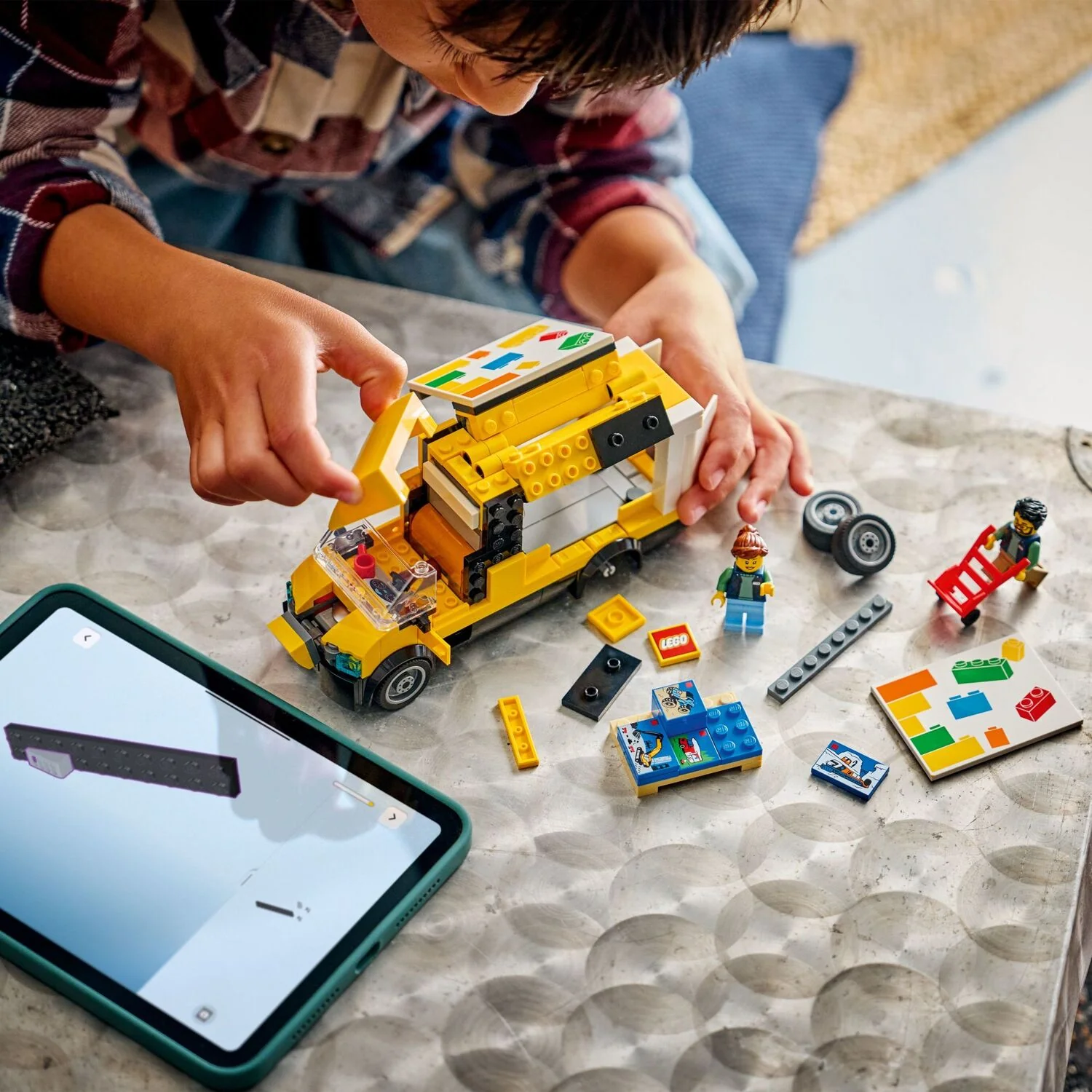 LEGO City Great Vehicles: The LEGO® Van - Image 8