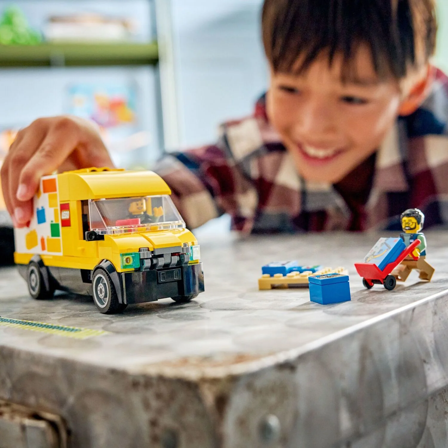 LEGO City Great Vehicles: The LEGO® Van - Image 9