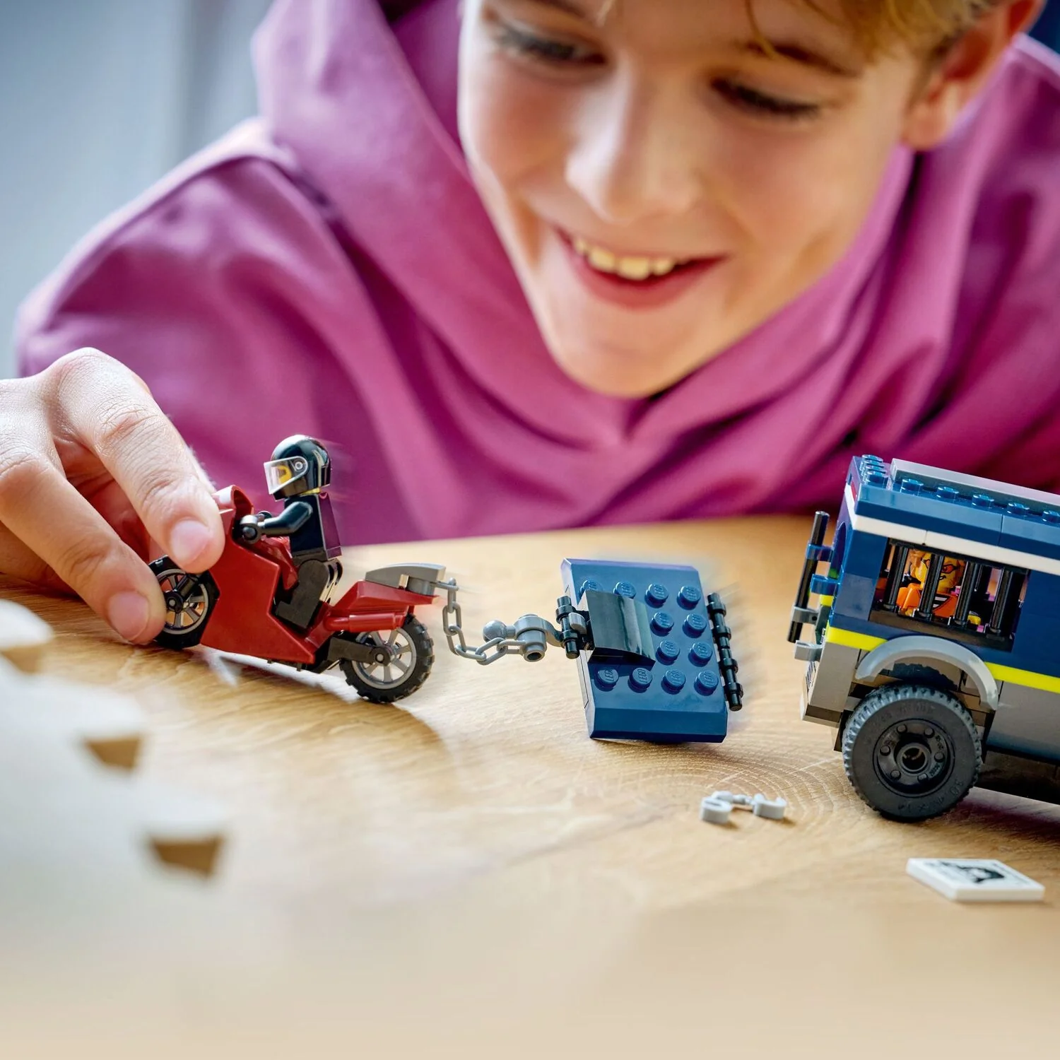LEGO City Police: Police Prisoner Transport Van - Image 5