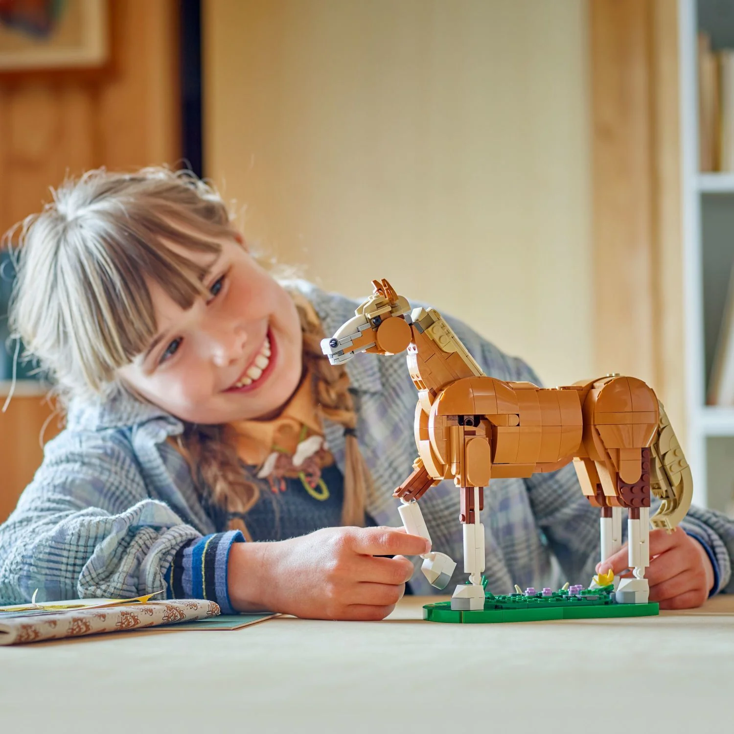 LEGO Creator: Beautiful Horse - Image 3