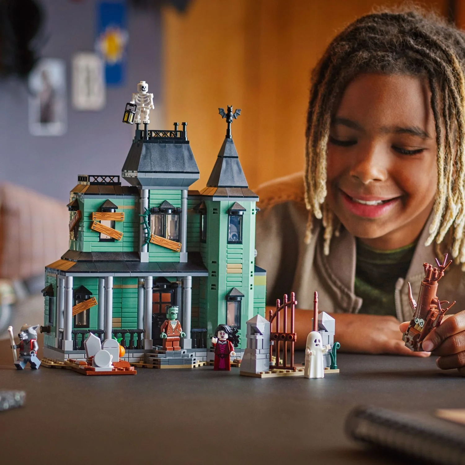 LEGO Creator: Haunted Mansion - Image 6