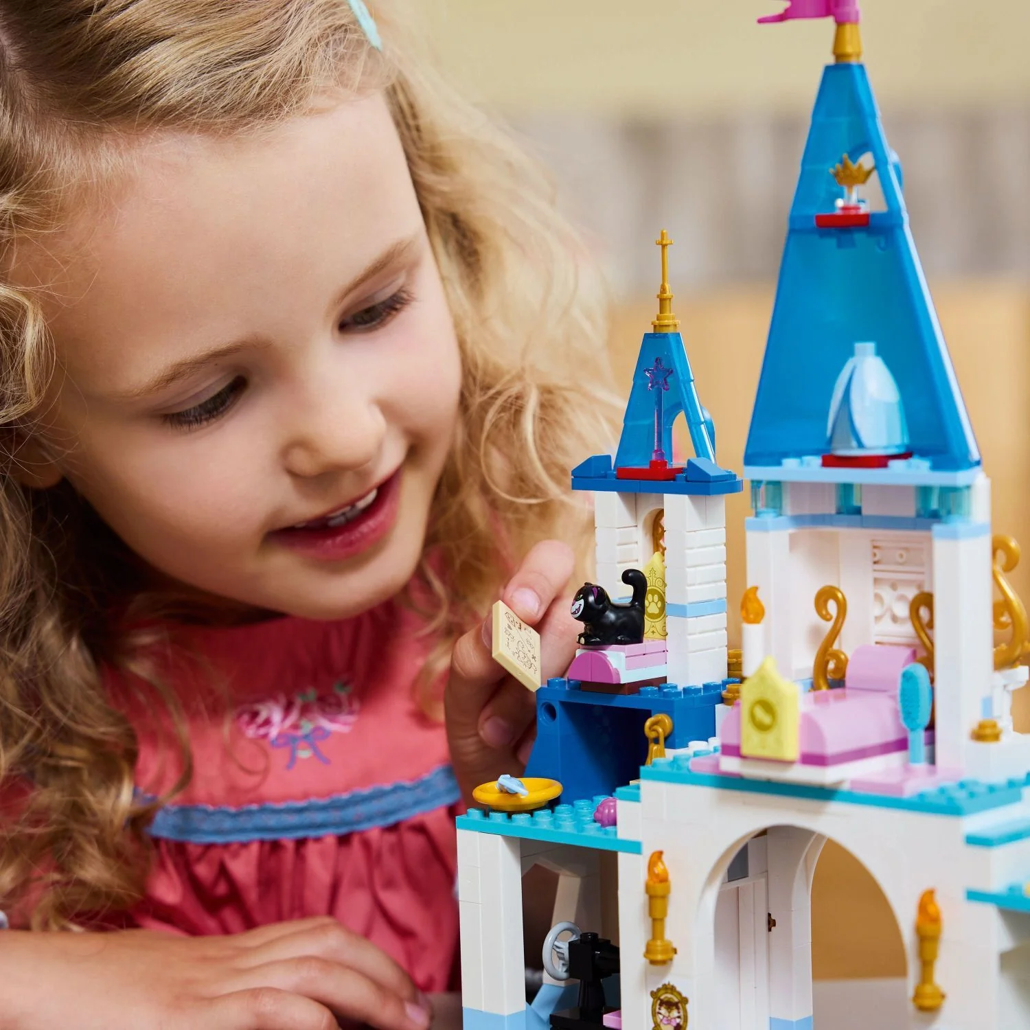 LEGO® Disney Princess: Cinderella's Castle & Horse Carriage 43275 - Image 4