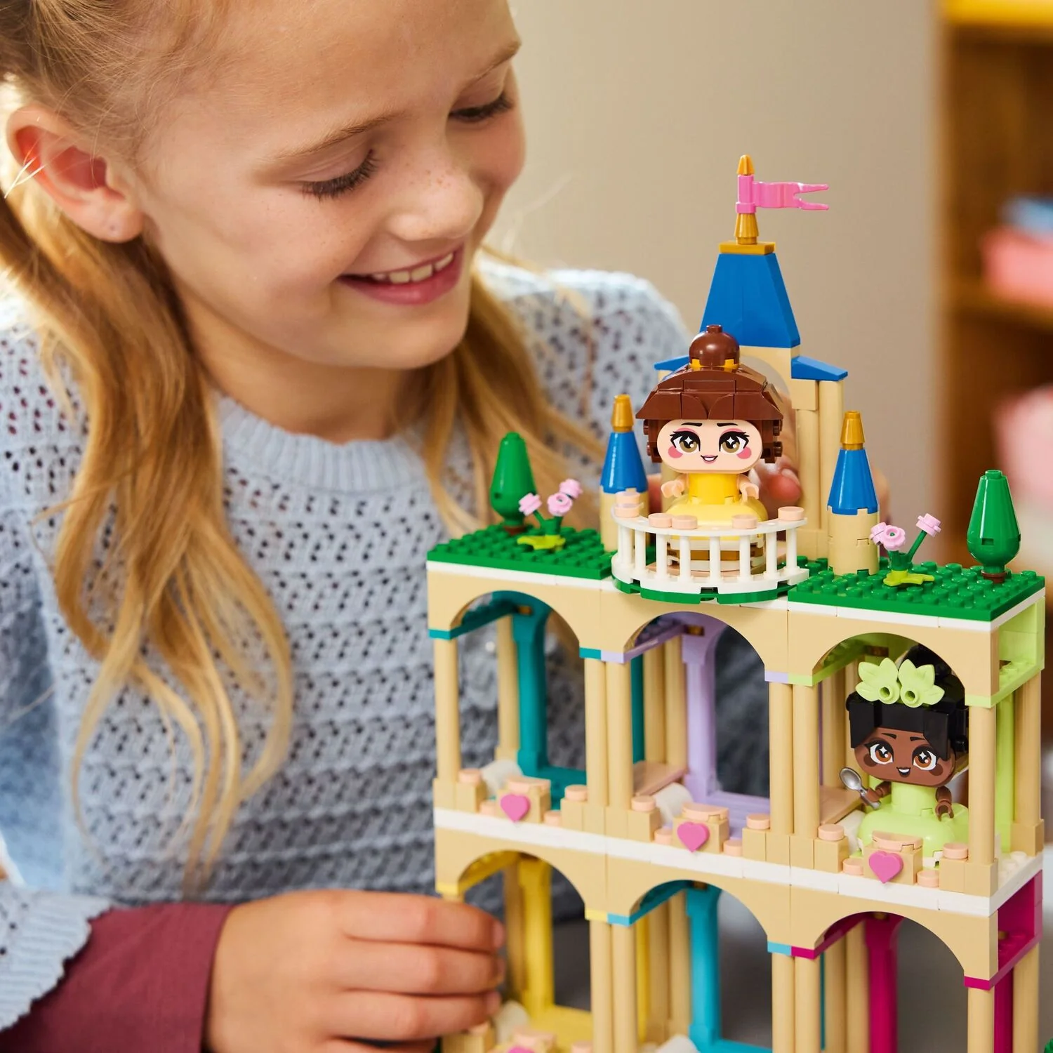 LEGO Disney Princess: Mini Belle & Tiana with Castle - Image 5