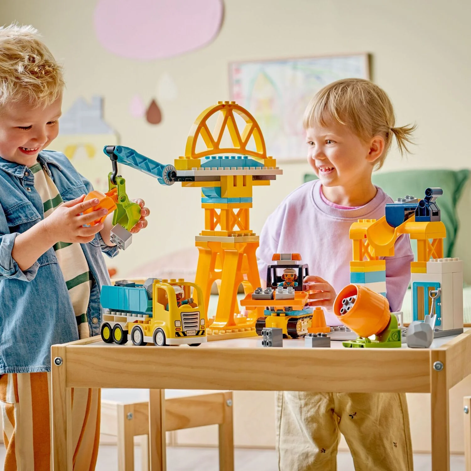 LEGO DUPLO Town: 3 in 1 Construction Site and Vehicles - Image 9