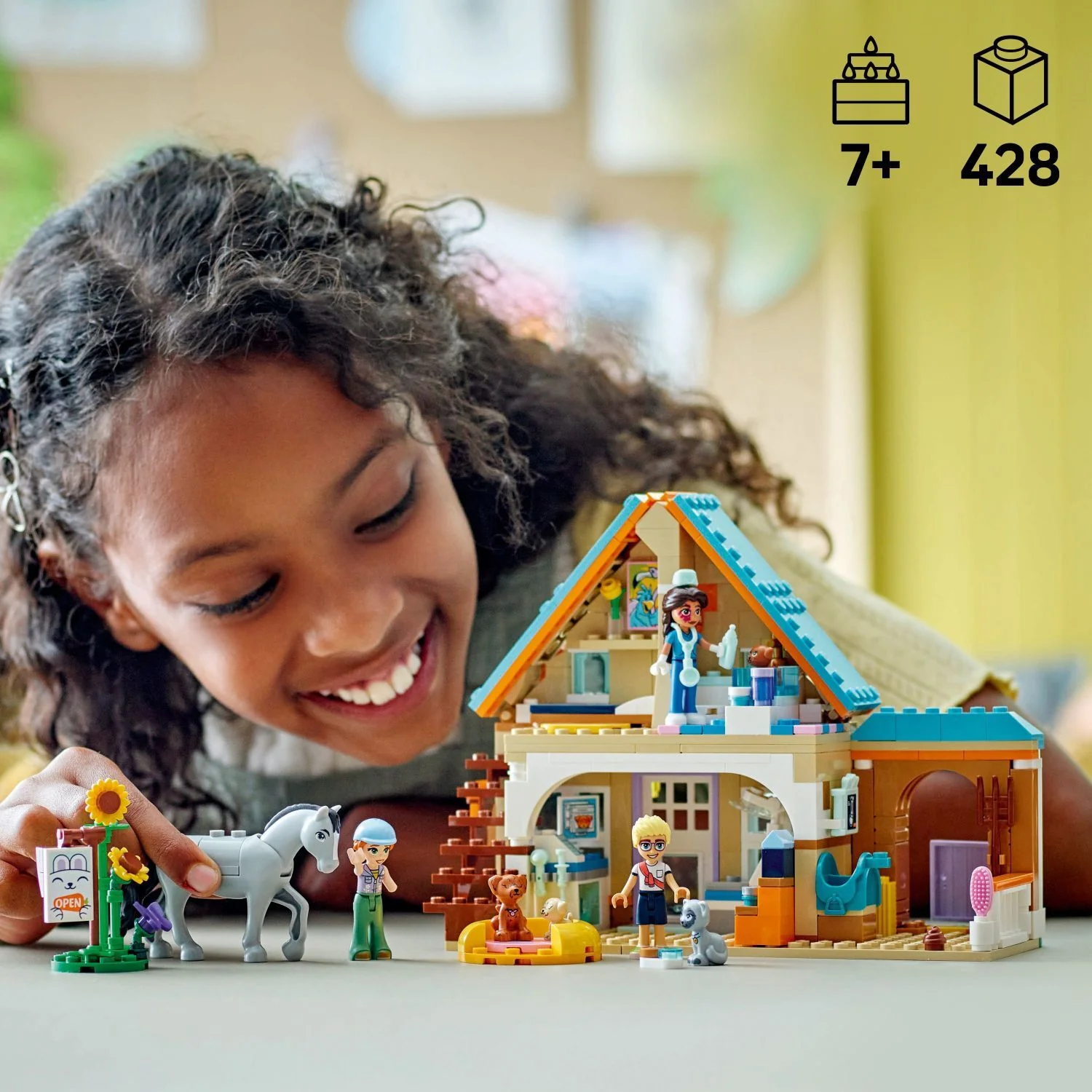 LEGO® Friends: Horse and Pet Vet Clinic 42651 - Image 3