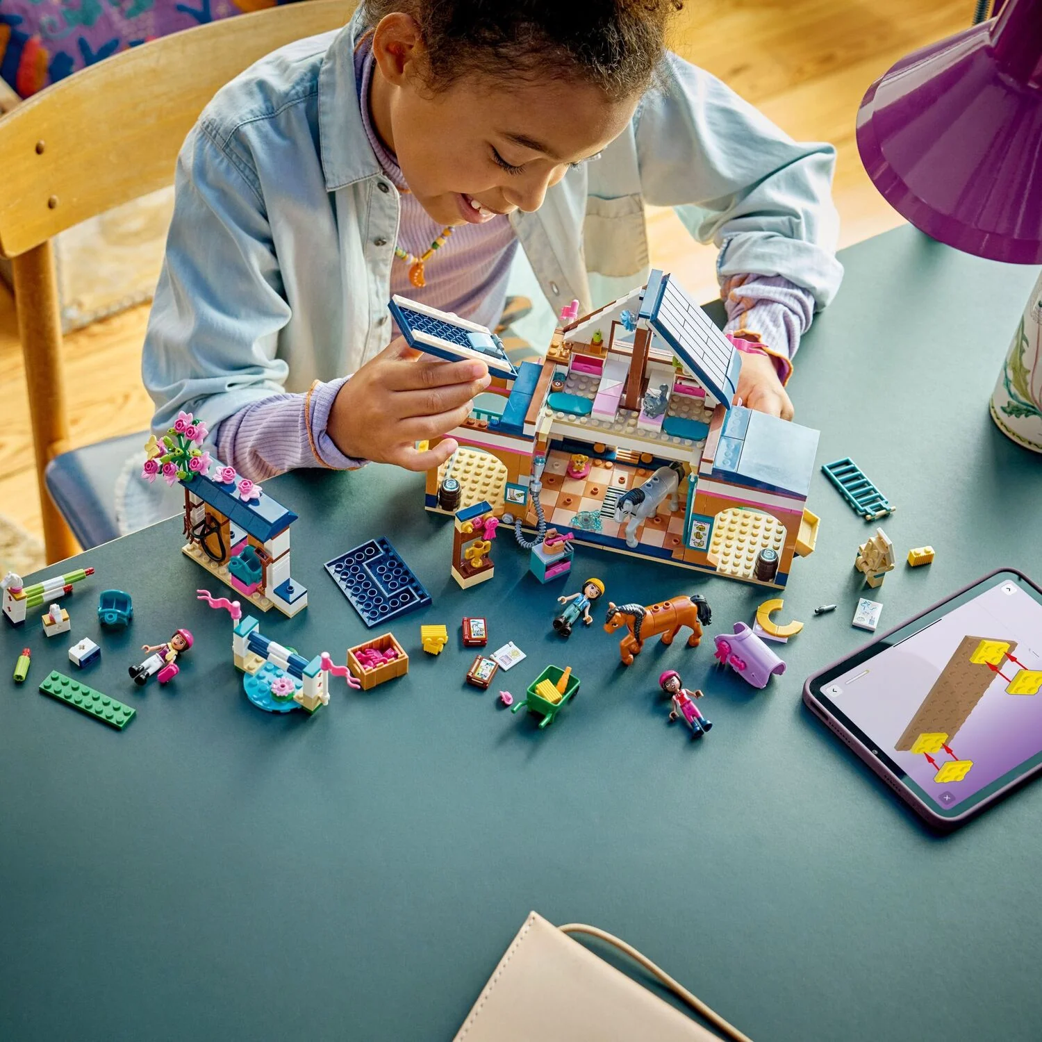 LEGO Friends: Horse Stable and Riding Academy - Image 7