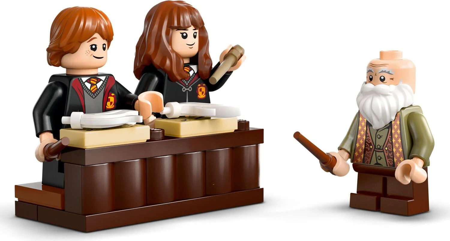 LEGO® Harry Potter: Hogwarts™ Castle: Charms Class 76442 - Image 5