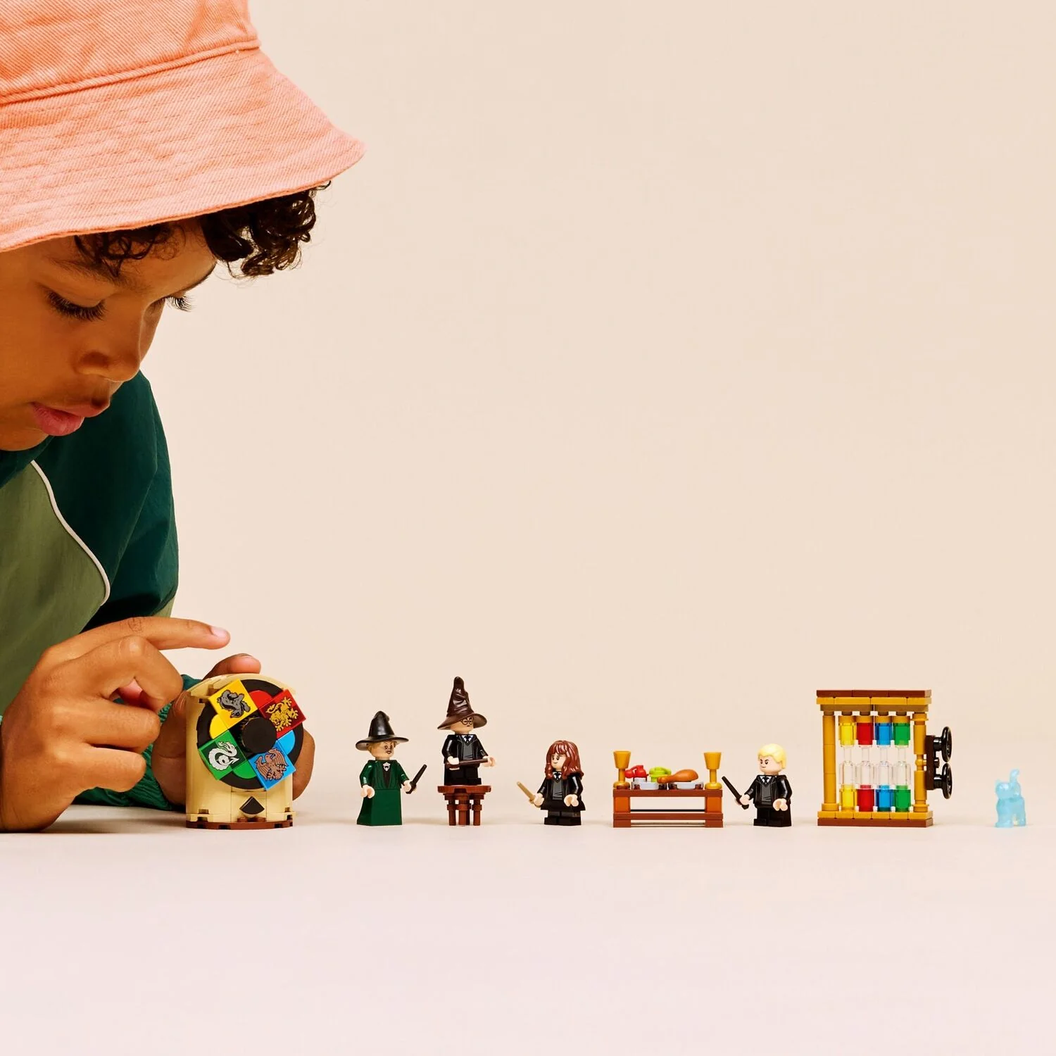 LEGO Harry Potter: Hogwarts™ Castle: Sorting Hat™ Ceremony - Image 9
