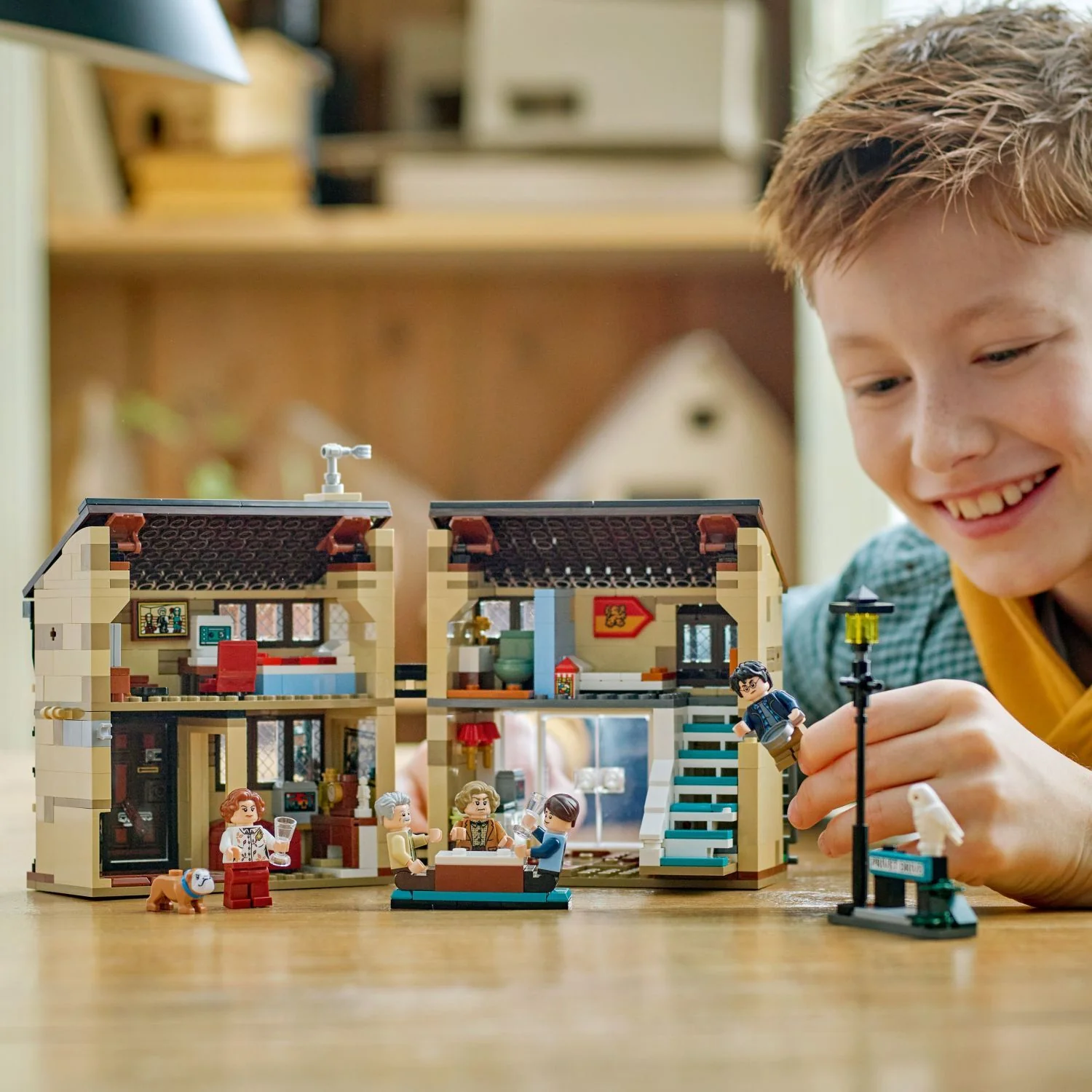 LEGO Harry Potter: Privet Drive: Aunt Marge's Visit - Image 9