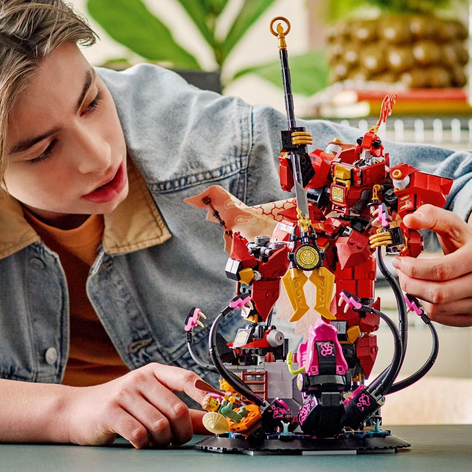LEGO Ninjago: The Fire Knight Mech - Image 4