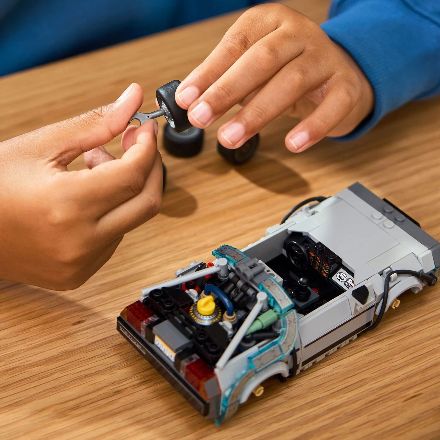 LEGO Speed Champions: Time Machine from Back to the Future - Image 8
