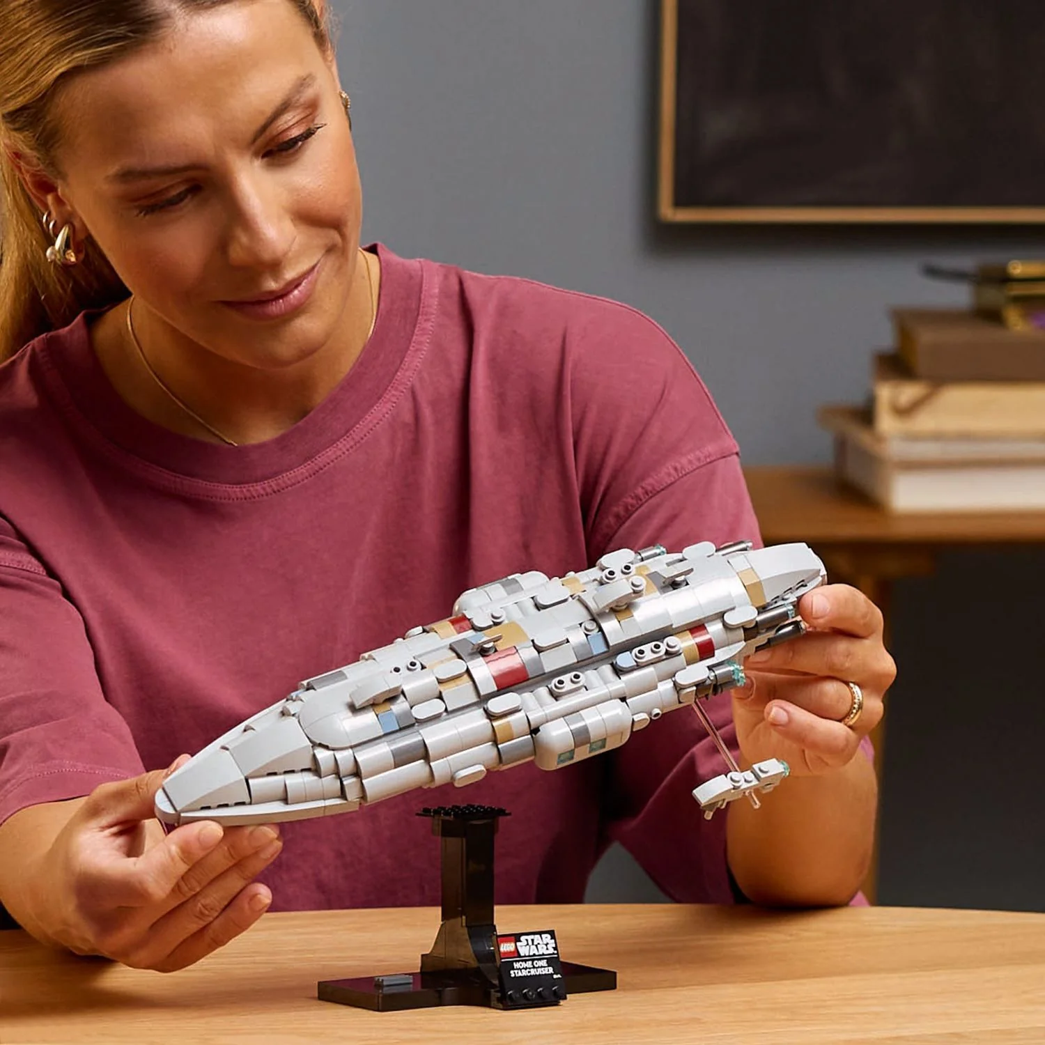 LEGO® Star Wars: Home One Starcruiser 75405 - Image 4