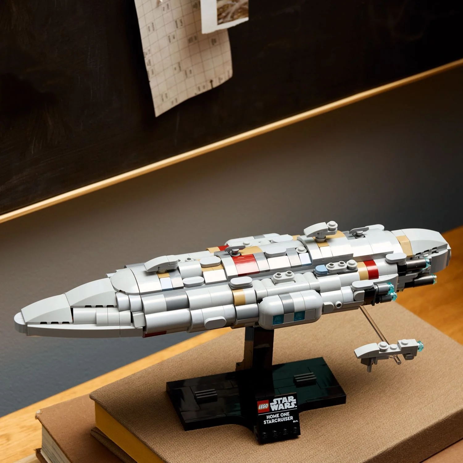 LEGO® Star Wars: Home One Starcruiser 75405 - Image 5