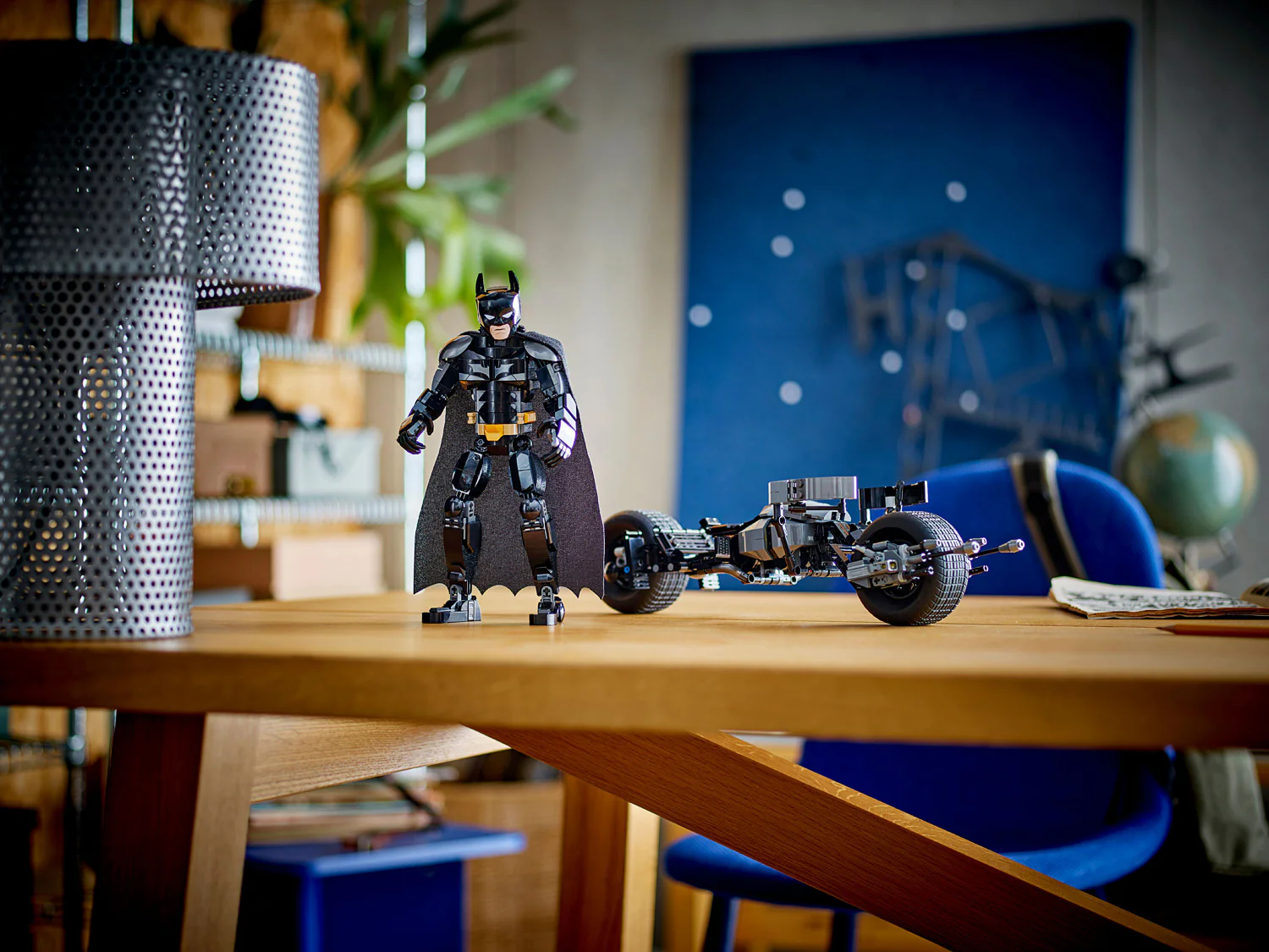 LEGO® SUPER HEROES DC Batman Construction Figure and the Bat-Pod Bike 76273 - Image 5