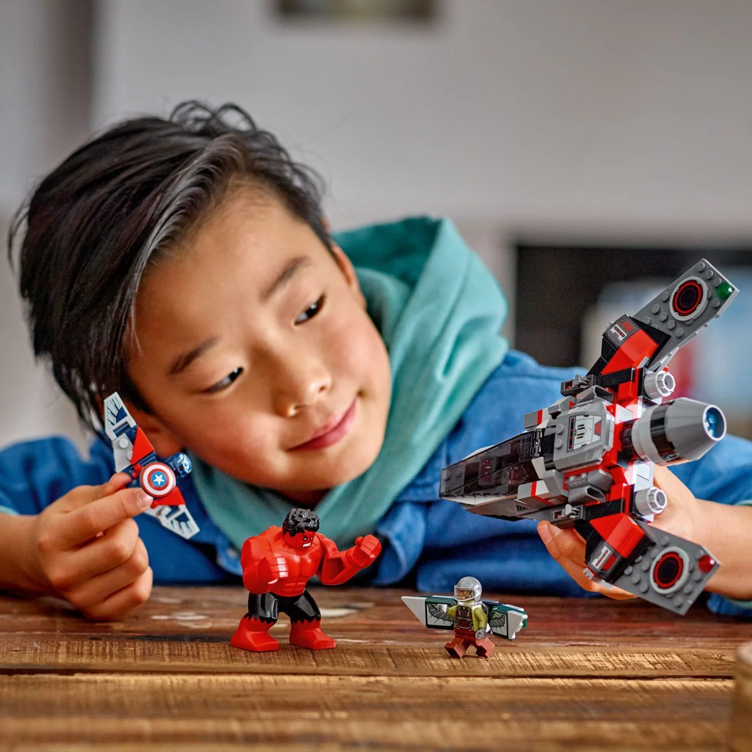 LEGO® Super Heroes Marvel: Captain America vs. Red Hulk Battle 76292 - Image 4