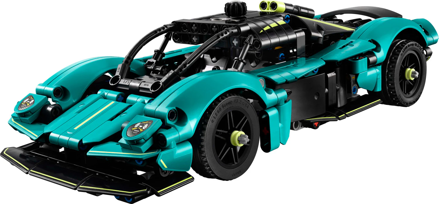 LEGO Technic: Aston Martin Valkyrie - Image 2