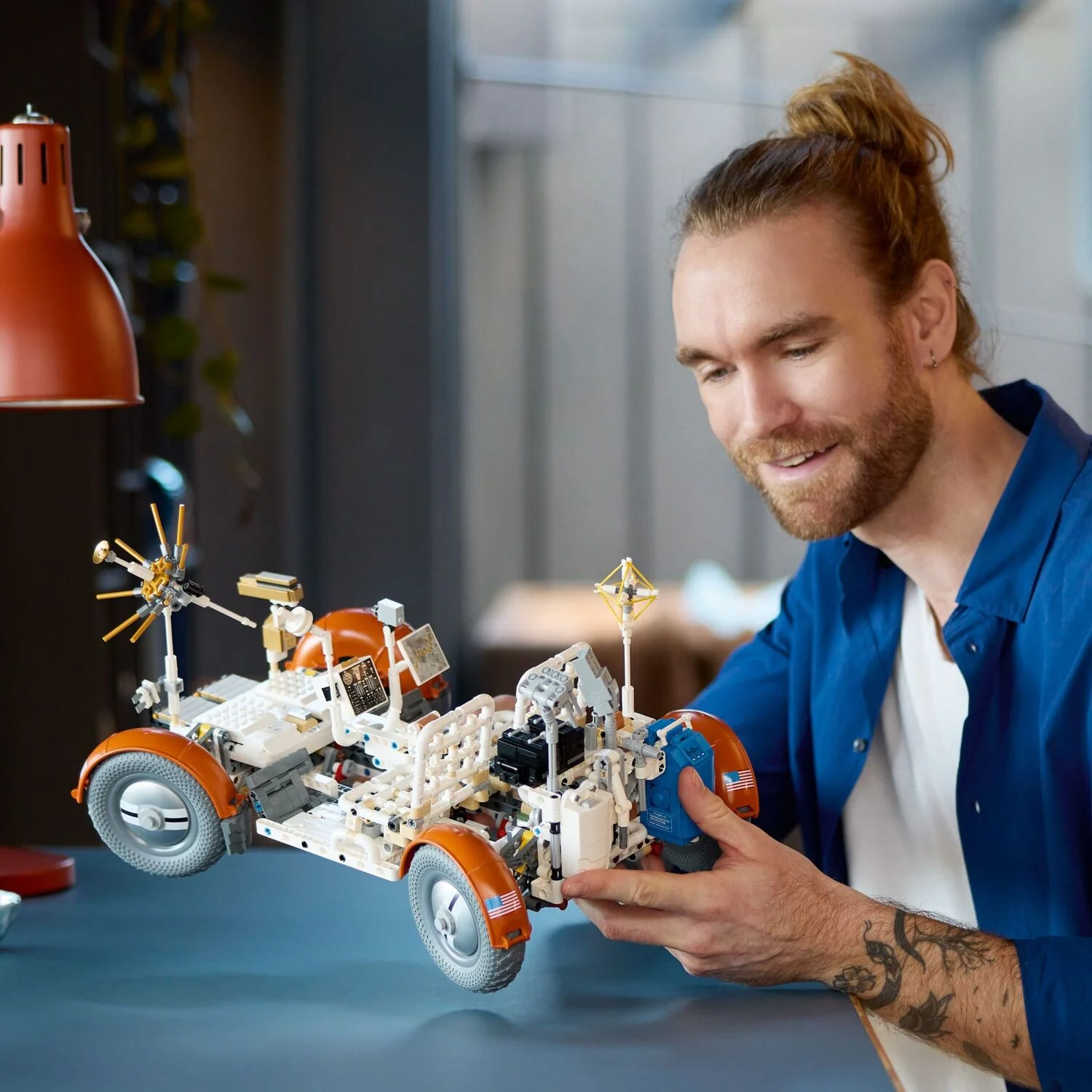 LEGO® Technic: NASA Apollo Lunar Roving Vehicle - LRV 42182 - Image 5