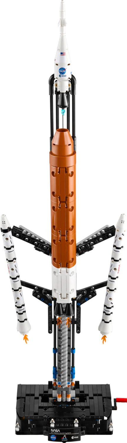 LEGO Technic: NASA Artemis Space Launch System Rocket - Image 2