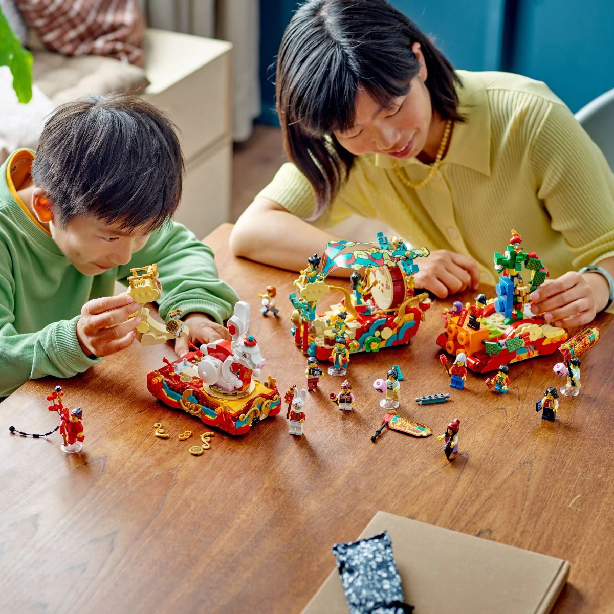 LEGO® Lunar New Year Parade - Year of the Rabbit 80111 - Image 8