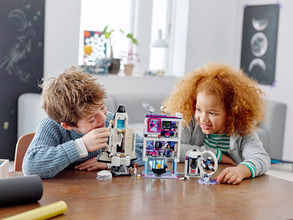 LEGO® FRIENDS Olivia's Space Academy 41713 - Image 2