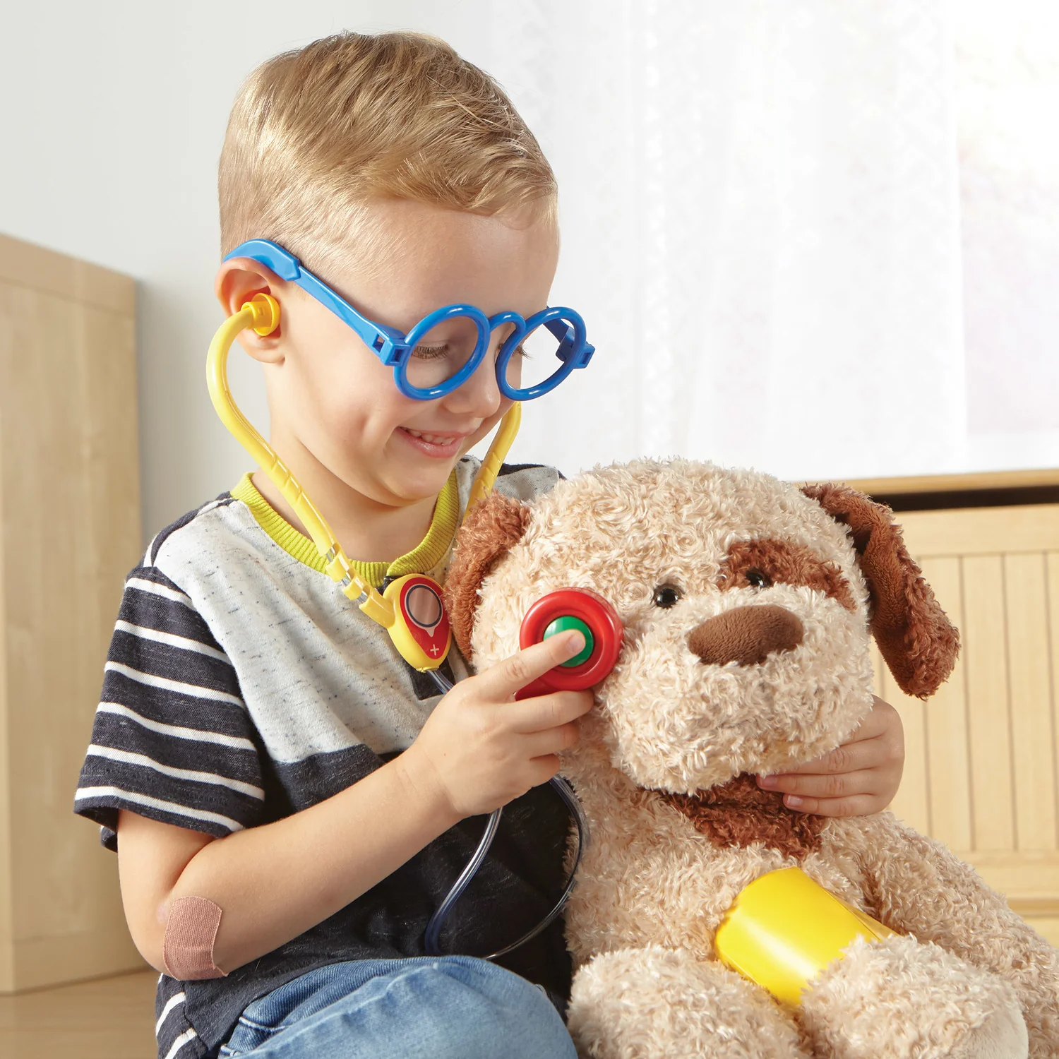 Pretend and Play® Doctor Set - Image 4