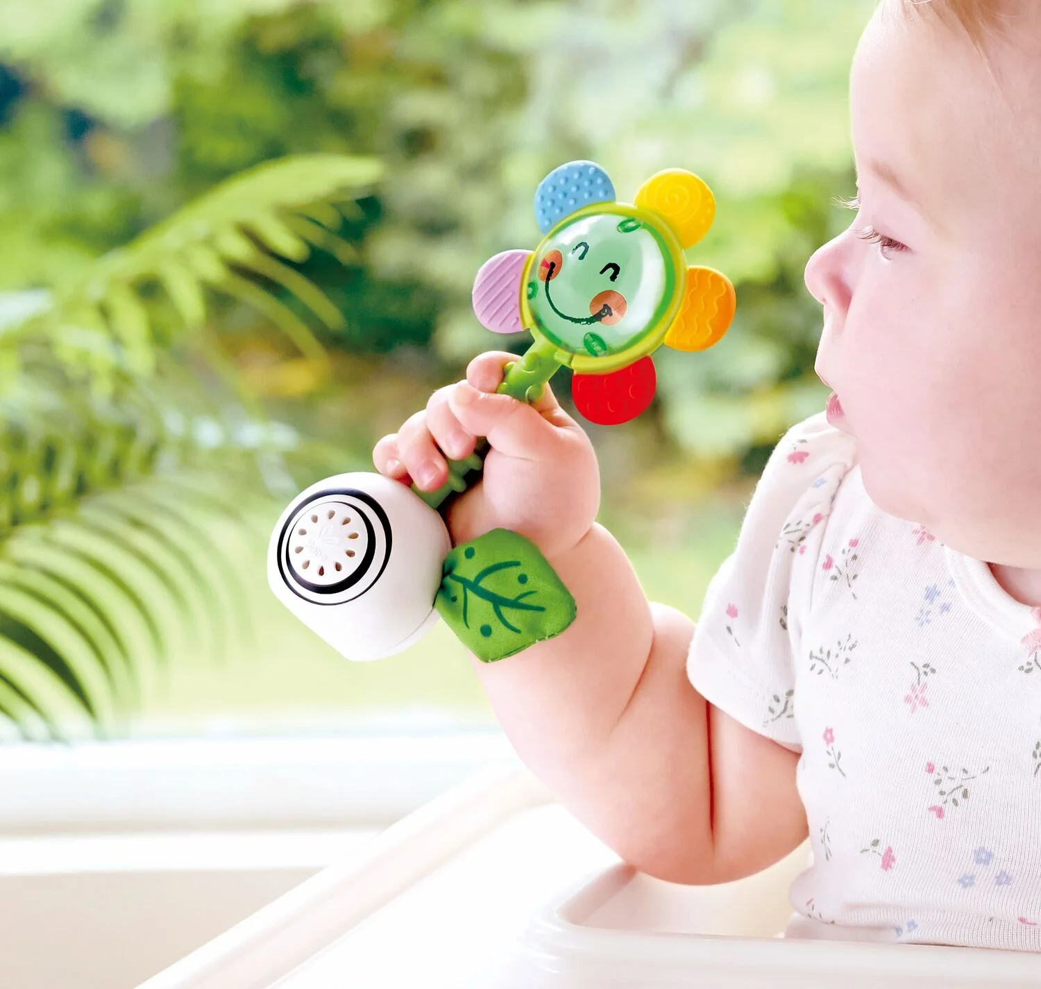 Shake ''n Sparkle Flower Rattle - Image 4